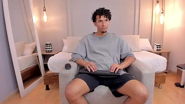 Snapshot of Dominick_star chatting on 11/03/25, 03:41 Dominick star online show from 11/03/25, 03:41