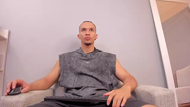 Snapshot of Dominick_star chatting on 11/05/25, 04:01 Dominick star online show from 11/05/25, 04:01