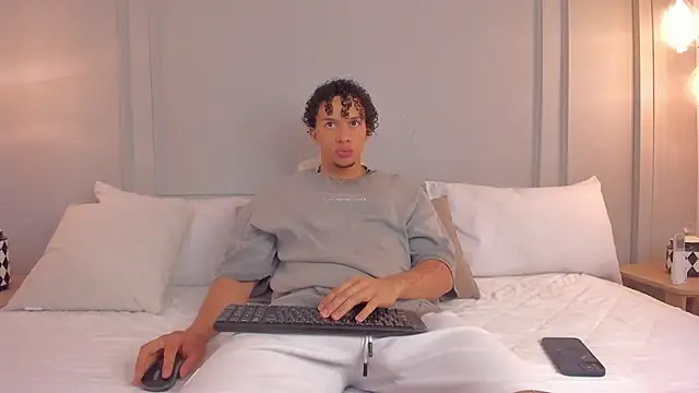 Snapshot of Dominick_star chatting on 12/02/25, 04:18 Dominick star online show from 12/02/25, 04:18