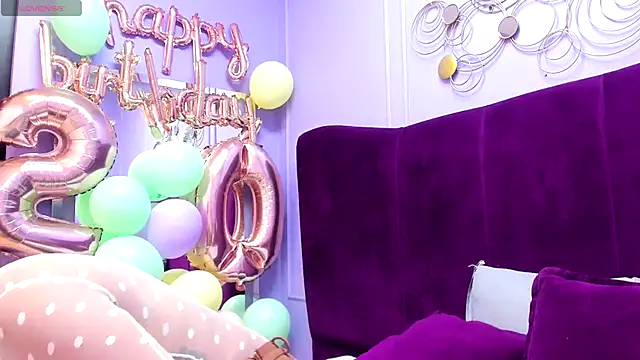 Snapshot of Sofi_Fox_ chatting on 09/23/25, 01:25 Sofi Fox  online show from 09/23/25, 01:25