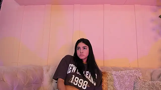 natalia aguirre1 online show from 01/17/25, 12:31