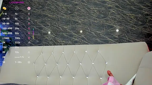 Snapshot of moona_ray chatting on 12/14/25, 09:30 moona ray online show from 12/14/25, 09:30