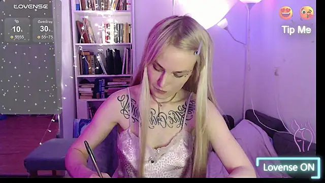 mischellemeow13 online show from 01/28/25, 11:28
