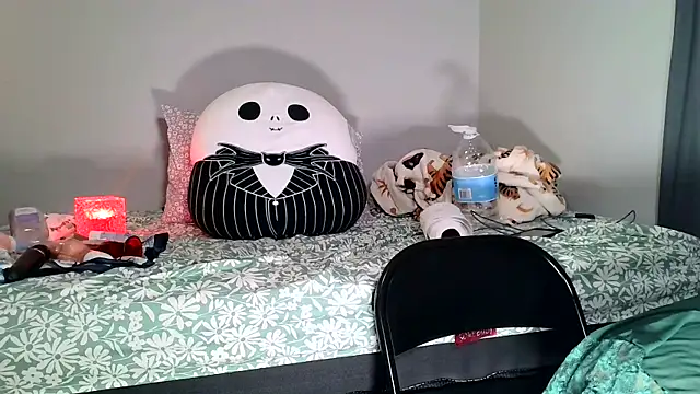 loveluna8 online show from 12/15/24, 10:39