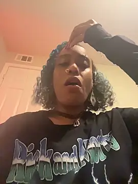 loveluna8 online show from 12/01/25, 08:58