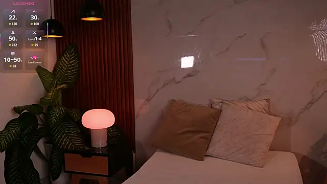 lexiee grey  online show from 05/07/26, 11:48