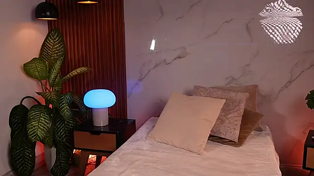 lexiee grey  online show from 05/16/26, 12:48