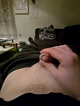 Snapshot of Titanhoott chatting on 12/16/24, 04:05 Titanhoott online show from 12/16/24, 04:05