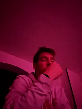 Snapshot of Titanhoott chatting on 01/04/25, 07:34 Titanhoott online show from 01/04/25, 07:34