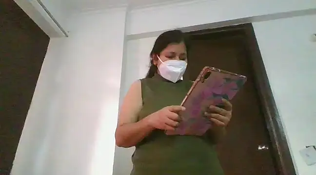 cutiecatty21 online show from 12/04/24, 08:45