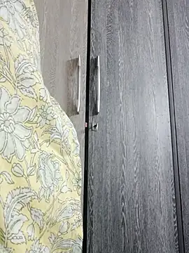 cutiecatty21 online show from 10/27/25, 08:40