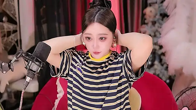 Snapshot of Missy_Nana21 chatting on 07/24/26, 04:16 Missy Nana21 online show from 07/24/26, 04:16