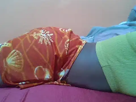 Snapshot of Moonfades chatting on 12/30/24, 06:16 Moonfades online show from 12/30/24, 06:16