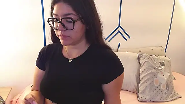 EsmeraldaSantoss online show from 12/09/24, 12:30