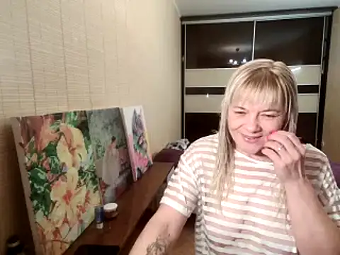 Lia Laguna77 online show from 12/18/24, 06:57