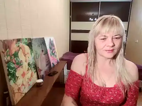 Lia Laguna77 online show from 12/25/24, 07:46