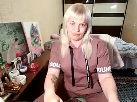 Lia Laguna77 online show from 07/28/26, 06:20