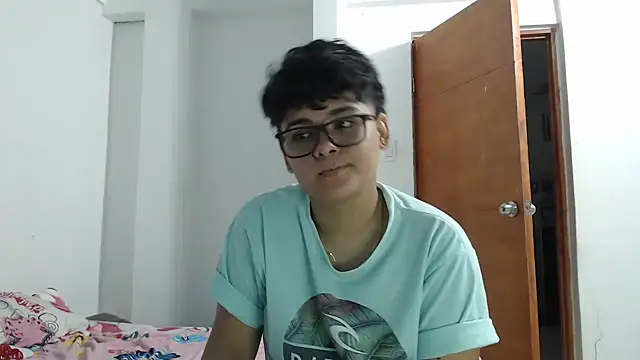 Snapshot of SHARLOTTE_MORGAN chatting on 01/03/25, 08:54 SHARLOTTE MORGAN online show from 01/03/25, 08:54