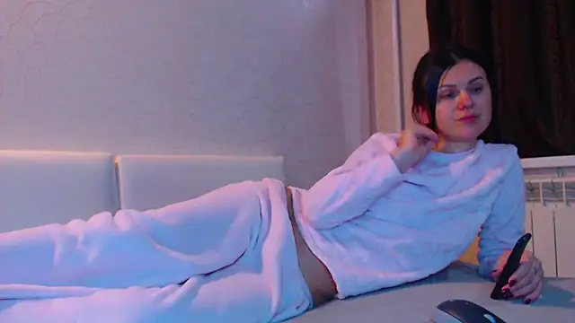 Snapshot of LeggyLover90 chatting on 12/02/25, 10:53 LeggyLover90 online show from 12/02/25, 10:53