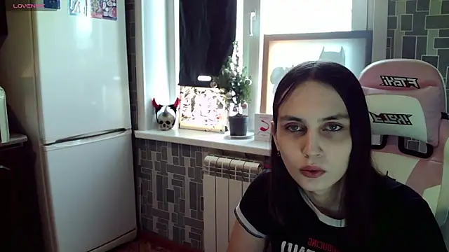 Snapshot of BlackHe4rts_ chatting on 01/13/25, 06:16 BlackHe4rts online show from 01/13/25, 06:16