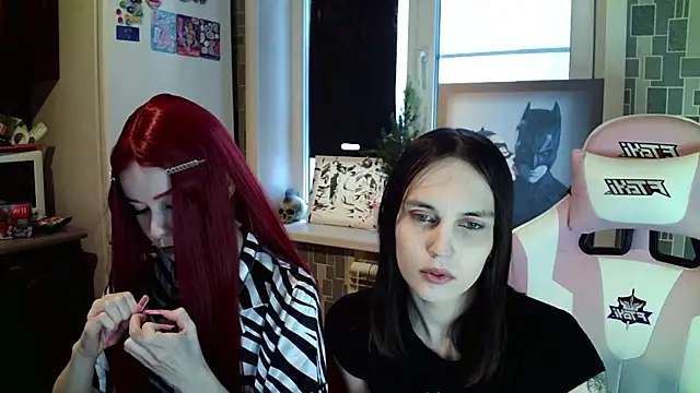 Snapshot of BlackHe4rts_ chatting on 02/13/25, 11:06 BlackHe4rts online show from 02/13/25, 11:06