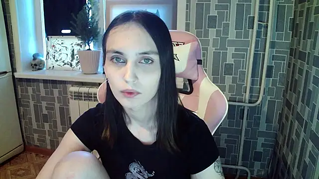 Snapshot of BlackHe4rts_ chatting on 03/12/25, 01:03 BlackHe4rts online show from 03/12/25, 01:03