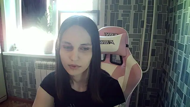 Snapshot of BlackHe4rts_ chatting on 03/19/25, 04:57 BlackHe4rts online show from 03/19/25, 04:57