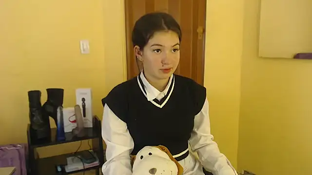 Snapshot of lilimini032 chatting on 09/17/25, 07:26 lilimini032 online show from 09/17/25, 07:26