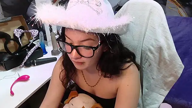 Snapshot of lilimini032 chatting on 09/20/25, 07:48 lilimini032 online show from 09/20/25, 07:48