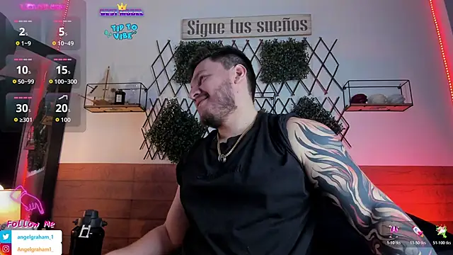 Snapshot of Angelgraham_1 chatting on 11/20/25, 05:23 Angelgraham 1 online show from 11/20/25, 05:23