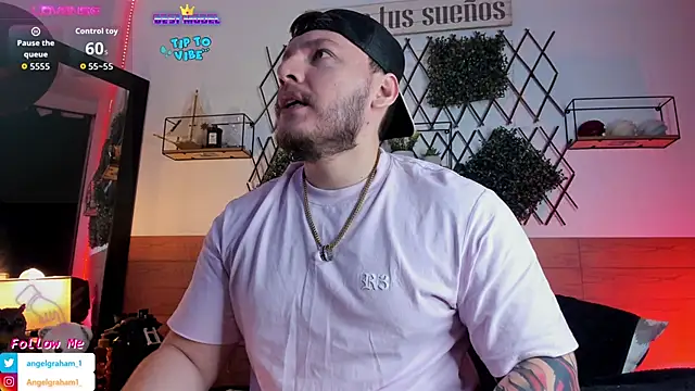 Snapshot of Angelgraham_1 chatting on 11/21/25, 04:27 Angelgraham 1 online show from 11/21/25, 04:27