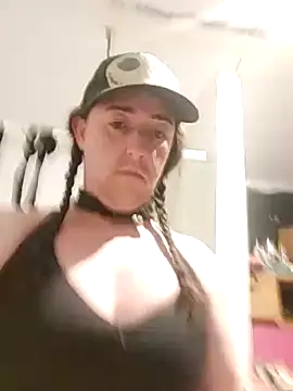 Boo-boo kittyfux online show from 10/28/25, 04:42