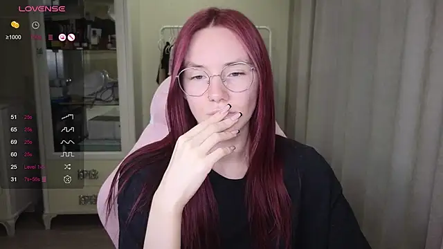 Snapshot of littlevildevil chatting on 09/14/25, 11:09 littlevildevil online show from 09/14/25, 11:09