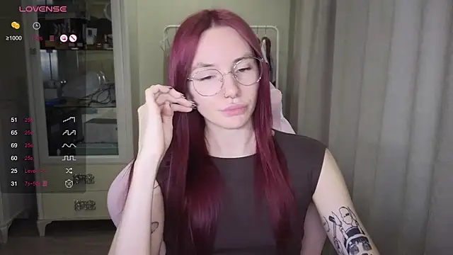 Snapshot of littlevildevil chatting on 09/16/25, 11:11 littlevildevil online show from 09/16/25, 11:11