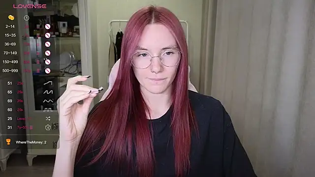 Snapshot of littlevildevil chatting on 09/27/25, 11:04 littlevildevil online show from 09/27/25, 11:04