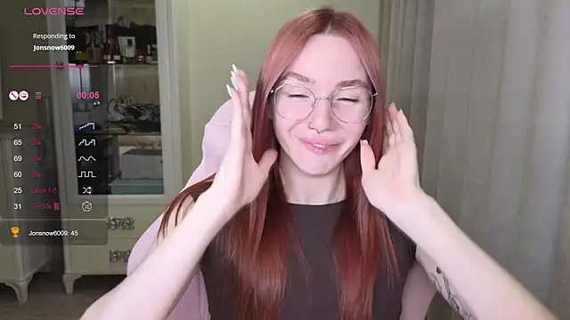 Snapshot of littlevildevil chatting on 10/03/25, 11:07 littlevildevil online show from 10/03/25, 11:07