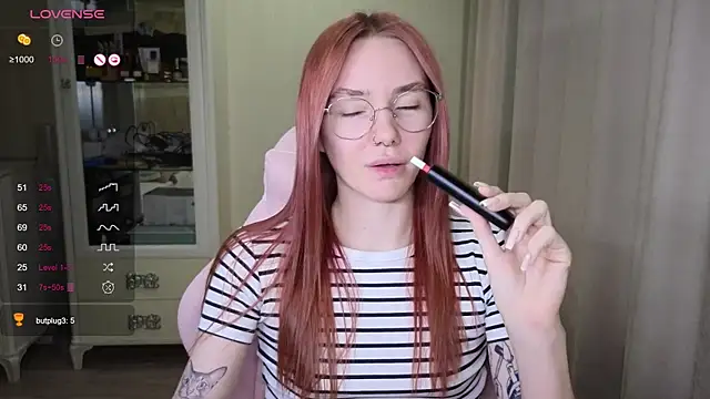 Snapshot of littlevildevil chatting on 10/12/25, 11:09 littlevildevil online show from 10/12/25, 11:09