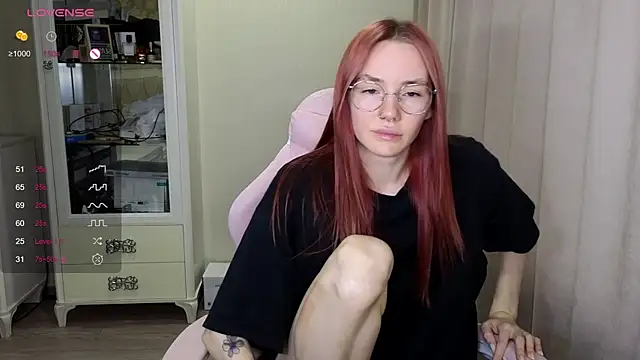 Snapshot of littlevildevil chatting on 10/26/25, 10:43 littlevildevil online show from 10/26/25, 10:43