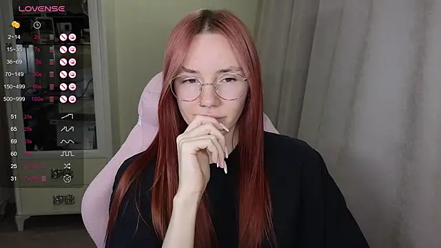 Snapshot of littlevildevil chatting on 11/01/25, 10:28 littlevildevil online show from 11/01/25, 10:28