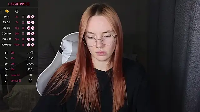 Snapshot of littlevildevil chatting on 11/18/25, 10:31 littlevildevil online show from 11/18/25, 10:31