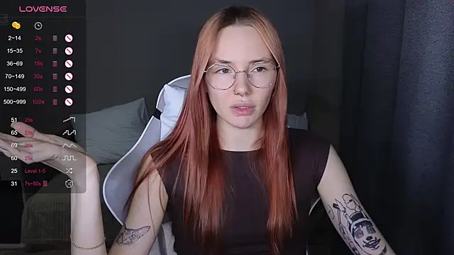 Snapshot of littlevildevil chatting on 11/24/25, 10:48 littlevildevil online show from 11/24/25, 10:48