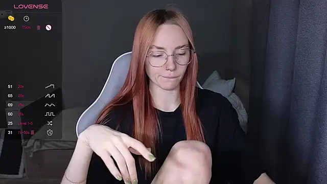 Snapshot of littlevildevil chatting on 11/28/25, 10:51 littlevildevil online show from 11/28/25, 10:51