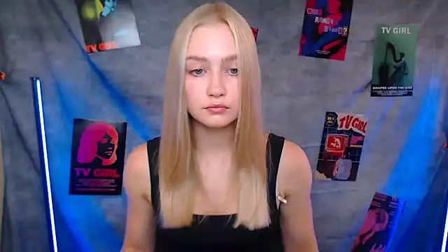 Snapshot of MademoiselleCl chatting on 09/19/25, 01:01 MademoiselleCl online show from 09/19/25, 01:01