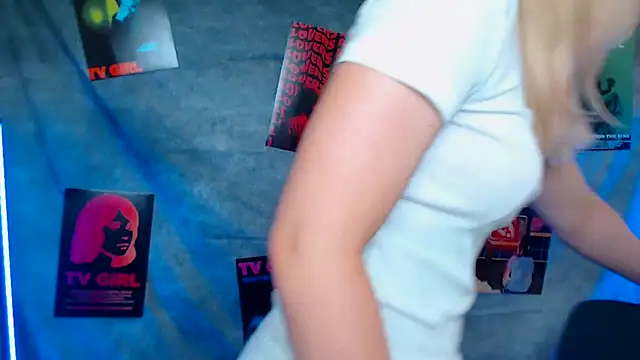 Snapshot of MademoiselleCl chatting on 09/23/25, 12:19 MademoiselleCl online show from 09/23/25, 12:19