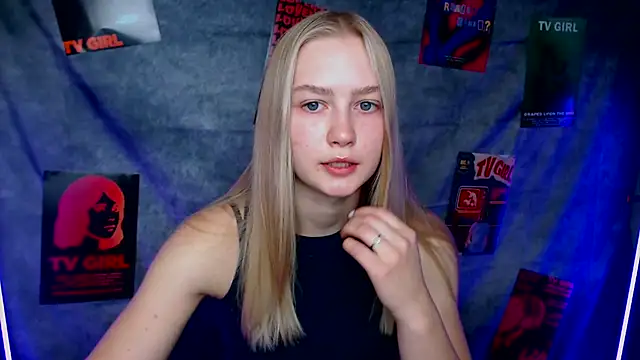 Snapshot of MademoiselleCl chatting on 09/26/25, 06:39 MademoiselleCl online show from 09/26/25, 06:39