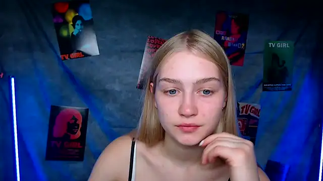 Snapshot of MademoiselleCl chatting on 09/28/25, 06:57 MademoiselleCl online show from 09/28/25, 06:57