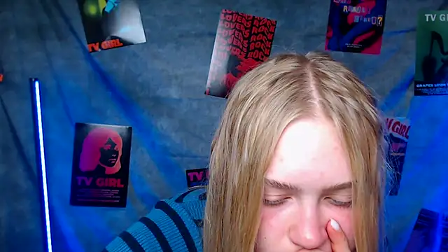 Snapshot of MademoiselleCl chatting on 10/02/25, 12:23 MademoiselleCl online show from 10/02/25, 12:23