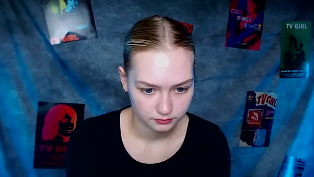 Snapshot of MademoiselleCl chatting on 10/27/25, 07:23 MademoiselleCl online show from 10/27/25, 07:23