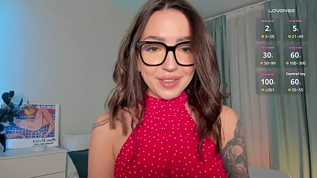 Snapshot of Oh_My_Dianee chatting on 10/25/25, 08:33 Oh My Dianee online show from 10/25/25, 08:33