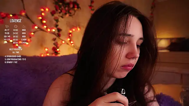 Snapshot of GillianDowdey chatting on 11/14/25, 04:00 GillianDowdey online show from 11/14/25, 04:00